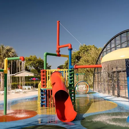 Et Soleil 5 Etoiles A Oleron Empl 170 3ch 1sdb 8 Personnes *