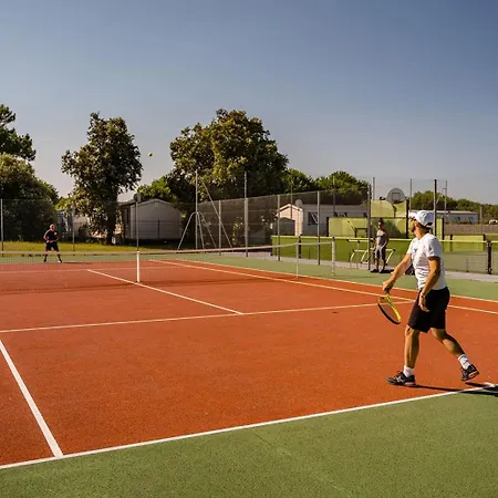 Et Soleil 5 Etoiles A Oleron Empl 170 3ch 1sdb 8 Personnes * Les Sables Vignier