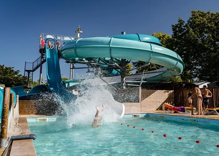 Et Soleil 5 Etoiles A Oleron Empl 170 3ch 1sdb 8 Personnes Apartamento